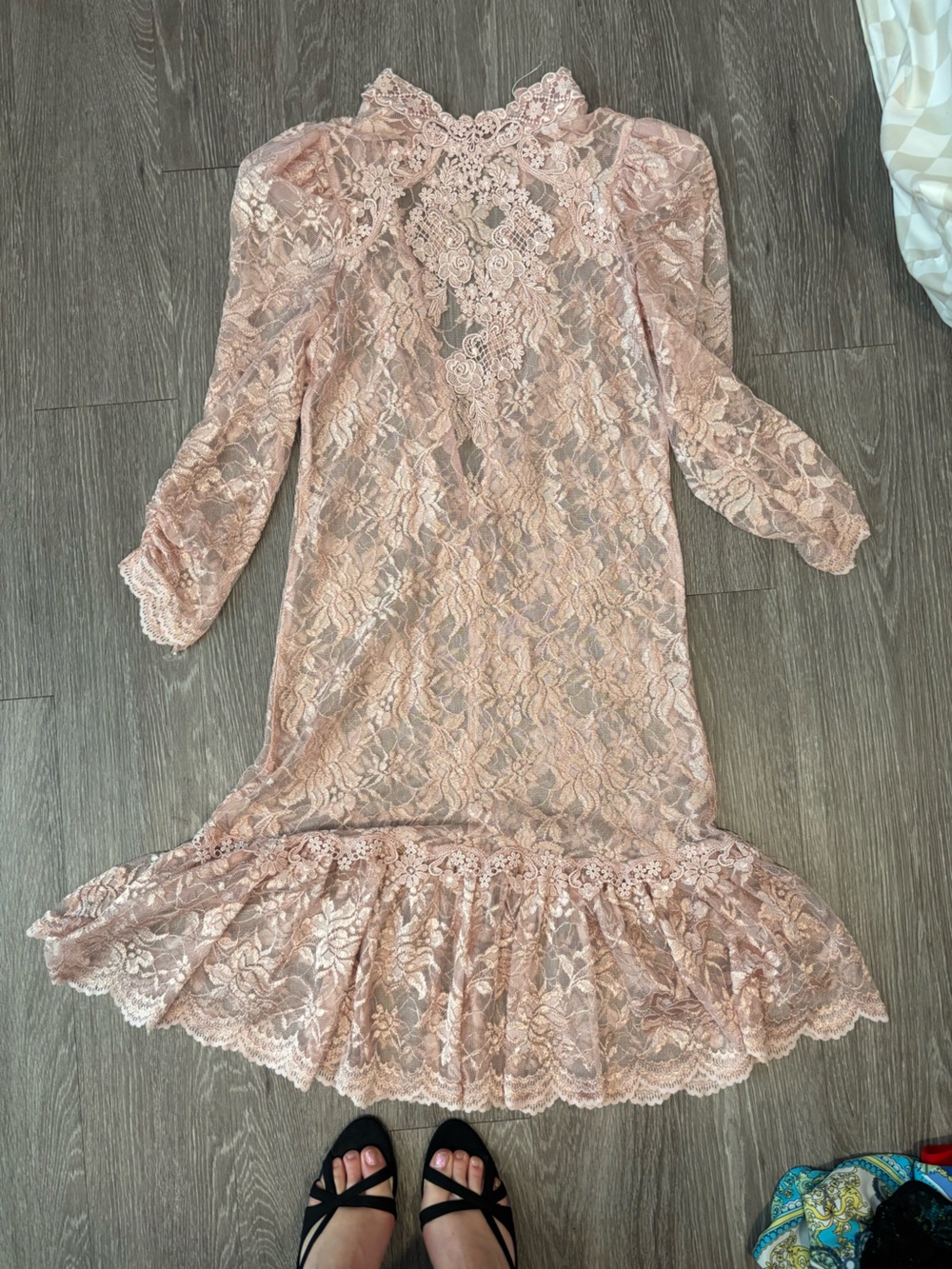 City gal experiment …Vintage Victorian 80s? 🤩🤩🤩🤩Delicate Blush Pink Lace Dress